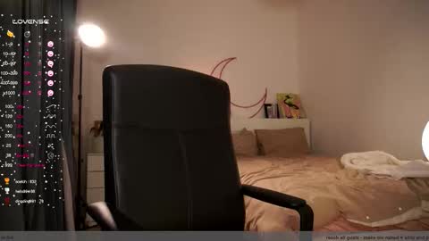 Snapshot of purple_baby chatting on 10-29-25, 06:20 Sasha wait you here 6 of November. will celebrate my B- day online show from 10-29-25, 06:20