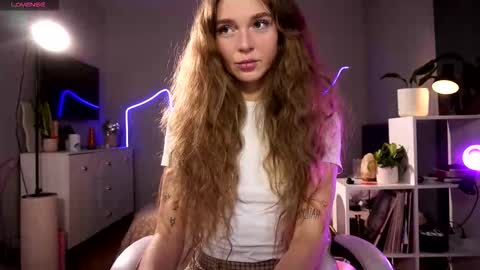 Snapshot of purple_baby chatting on 12-04-25, 07:22 Sasha wait you here 6 of November. will celebrate my B- day online show from 12-04-25, 07:22