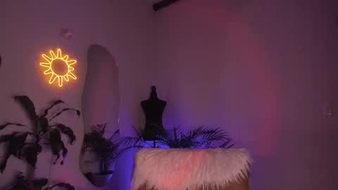 Snapshot of purple_opal chatting on 02-15-26, 11:34 Vero online from Tuesday to Sunday online show from 02-15-26, 11:34