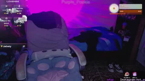 Snapshot of purple_pookie chatting on 01-05-25, 06:35 Sofia online show from 01-05-25, 06:35