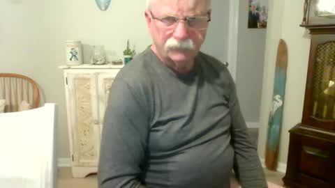 Snapshot of purpleshroom chatting on 02-19-25, 04:34 purpleshroom online show from 02-19-25, 04:34