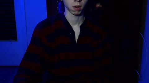 Snapshot of purplestarboy chatting on 02-14-25, 04:47 purplestarboy online show from 02-14-25, 04:47