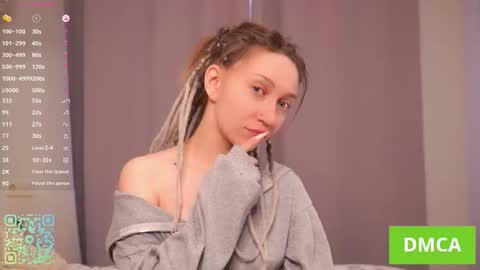 Sophie  Fav patterns 99199444press my buttons  see what happens  online show from 10-26-25, 05:24