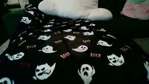 River online show from 10-28-25, 02:04