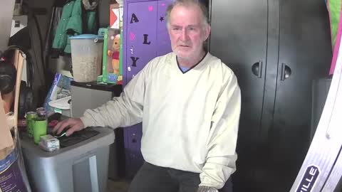 Snapshot of pussy_licker0127 chatting on 12-09-24, 04:12 Mark online show from 12-09-24, 04:12