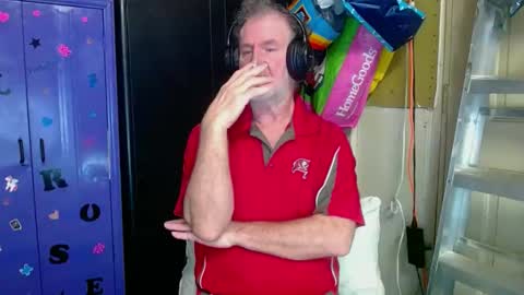 Snapshot of pussy_licker0127 chatting on 03-12-25, 07:28 Mark online show from 03-12-25, 07:28