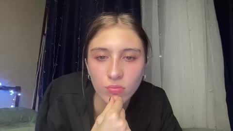 Snapshot of pussygir007 chatting on 01-03-25, 02:19 pussygirl007 online show from 01-03-25, 02:19