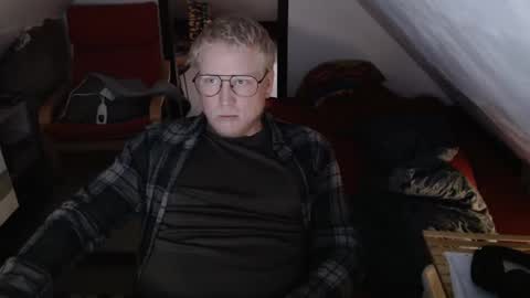 Snapshot of pussylovercb chatting on 09-30-25, 09:25 pussylovercb online show from 09-30-25, 09:25