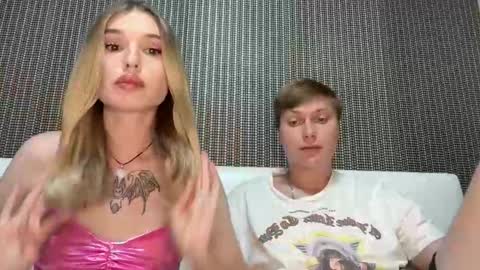 Lina online show from 10-22-25, 11:32