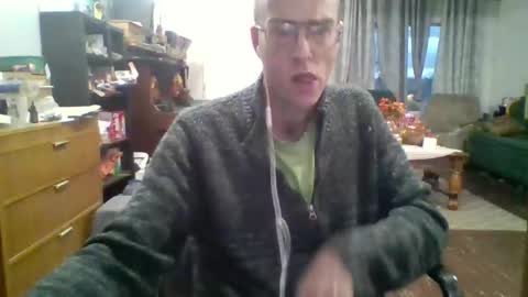 Snapshot of q2phq2ph chatting on 10-29-25, 12:35 q2phq2ph online show from 10-29-25, 12:35