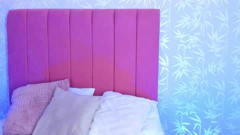 qadeshh  online show from 10-29-25, 06:04