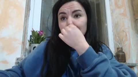 Snapshot of qtxwrm31 chatting on 03-06-25, 10:15 L online show from 03-06-25, 10:15