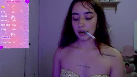 Snapshot of quee_tiana chatting on 10-28-25, 12:36 your princess online show from 10-28-25, 12:36