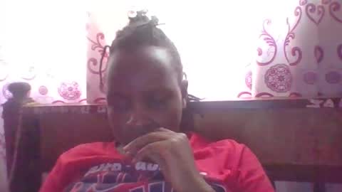 queen014 online show from 11-17-25, 09:04