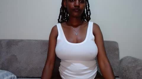 queen74890 online show from 09-12-25, 01:55