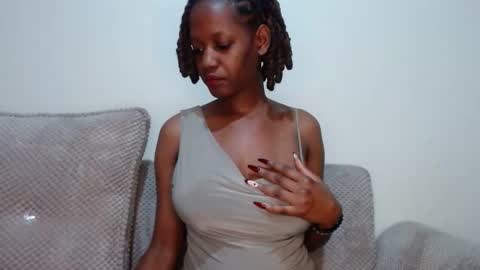queen74890 online show from 10-05-25, 02:59