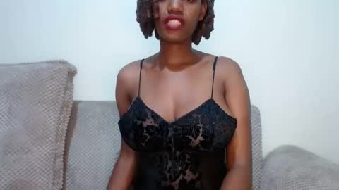 queen74890 online show from 10-15-25, 06:52