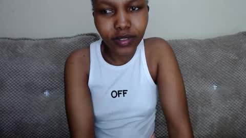 Snapshot of queen_900 chatting on 02-04-26, 03:18 queen_900 online show from 02-04-26, 03:18