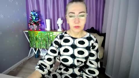 Snapshot of queen_a_n_i chatting on 01-02-25, 07:12 A N I Ill be here on December 1st online show from 01-02-25, 07:12