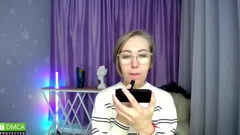 Snapshot of queen_a_n_i chatting on 10-13-25, 11:43 A N I Ill be here on December 1st online show from 10-13-25, 11:43