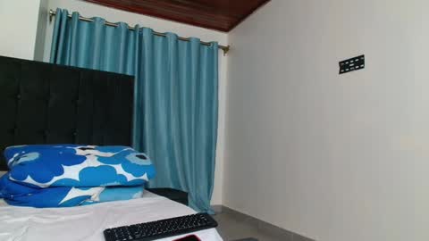 Queen armani online show from 01-25-25, 11:00