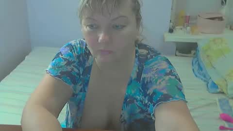 Snapshot of queen_jane8 chatting on 10-12-25, 12:04 queen_jane8 online show from 10-12-25, 12:04