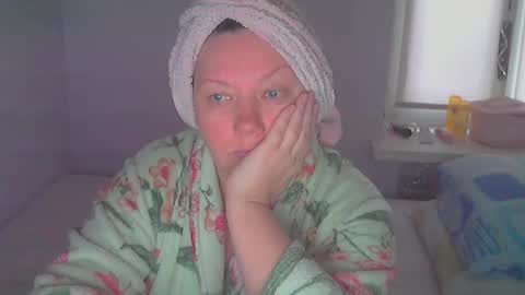 Snapshot of queen_jane8 chatting on 10-18-25, 09:10 queen_jane8 online show from 10-18-25, 09:10