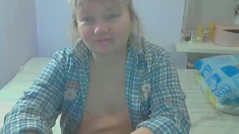 Snapshot of queen_jane8 chatting on 10-21-25, 04:41 queen_jane8 online show from 10-21-25, 04:41
