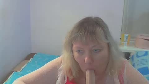 Snapshot of queen_jane8 chatting on 11-21-25, 05:22 queen_jane8 online show from 11-21-25, 05:22