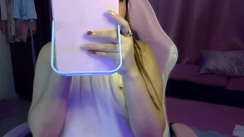 QueenHennessy online show from 02-23-25, 11:22