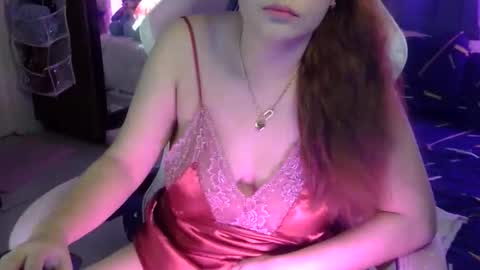 QueenHennessy online show from 10-12-25, 04:06