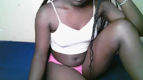 queen_latasha online show from 10-18-25, 08:42