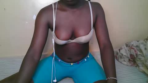 queen_latasha online show from 12-18-25, 07:25