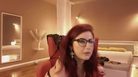 Snapshot of queen_manifest chatting on 01-01-25, 10:32 Mistresss Manifest online show from 01-01-25, 10:32