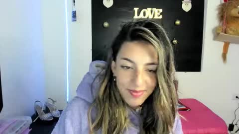Snapshot of queen_natttyy chatting on 12-12-24, 06:14 queen_natttyy online show from 12-12-24, 06:14