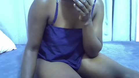 Snapshot of queen_of_fortune chatting on 12-18-25, 10:32 queen_of_fortune online show from 12-18-25, 10:32