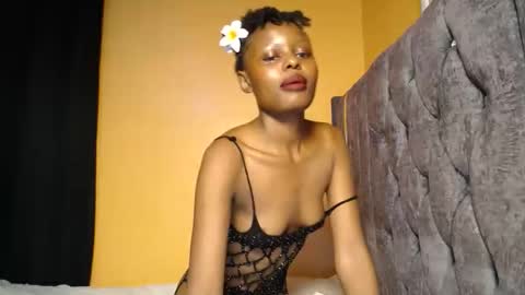 Snapshot of queen_sashavixen chatting on 02-02-26, 05:55 queen_sashavixen online show from 02-02-26, 05:55