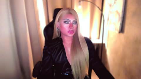 Snapshot of queenarthalia chatting on 12-09-24, 11:47 ARTHA online show from 12-09-24, 11:47