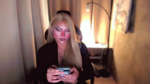 Snapshot of queenarthalia chatting on 01-06-25, 05:49 ARTHA online show from 01-06-25, 05:49