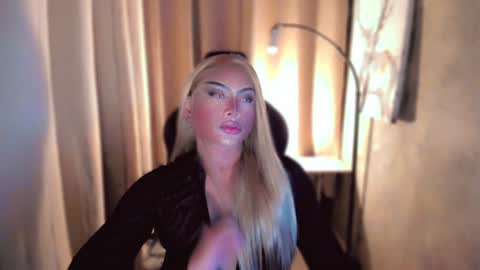 Snapshot of queenarthalia chatting on 02-07-25, 04:46 ARTHA online show from 02-07-25, 04:46