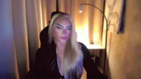 Snapshot of queenarthalia chatting on 02-07-25, 07:49 ARTHA online show from 02-07-25, 07:49