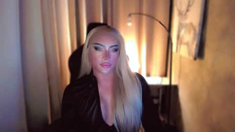 Snapshot of queenarthalia chatting on 02-21-25, 05:56 ARTHA online show from 02-21-25, 05:56