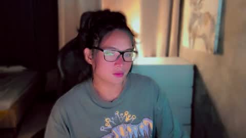 Snapshot of queenarthalia chatting on 09-25-25, 02:43 ARTHA online show from 09-25-25, 02:43