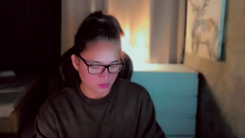 Snapshot of queenarthalia chatting on 11-21-25, 06:50 ARTHA online show from 11-21-25, 06:50