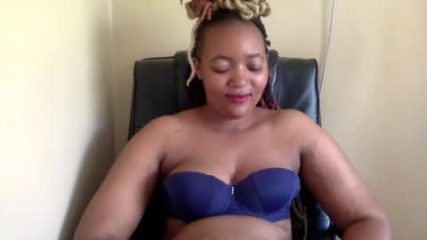 Queenbebony2 online show from 01-29-25, 07:46