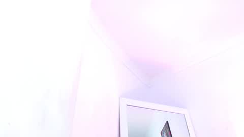 Snapshot of queenie_star chatting on 01-18-25, 12:02 Maria Del Mar online show from 01-18-25, 12:02