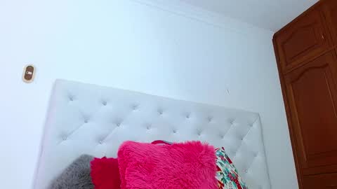 Snapshot of queenie_star chatting on 01-28-25, 12:26 Maria Del Mar online show from 01-28-25, 12:26