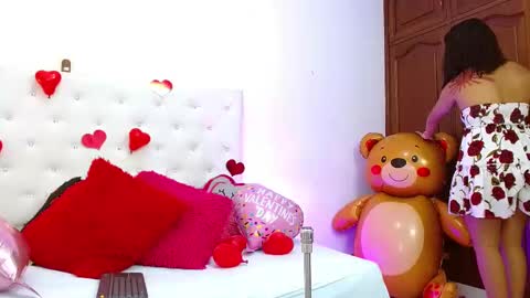 Snapshot of queenie_star chatting on 02-15-25, 03:17 Maria Del Mar online show from 02-15-25, 03:17