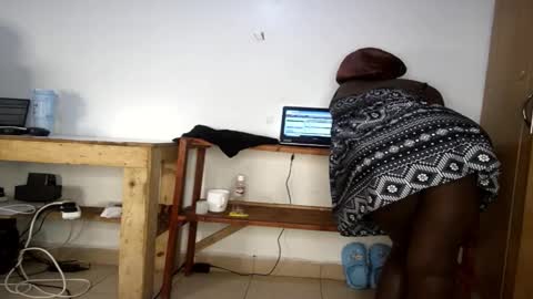 Snapshot of queenkiah chatting on 02-13-26, 09:38 Nina online show from 02-13-26, 09:38