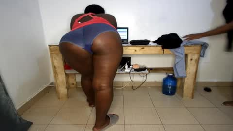 Snapshot of queenkiah chatting on 04-08-26, 07:03 Nina online show from 04-08-26, 07:03